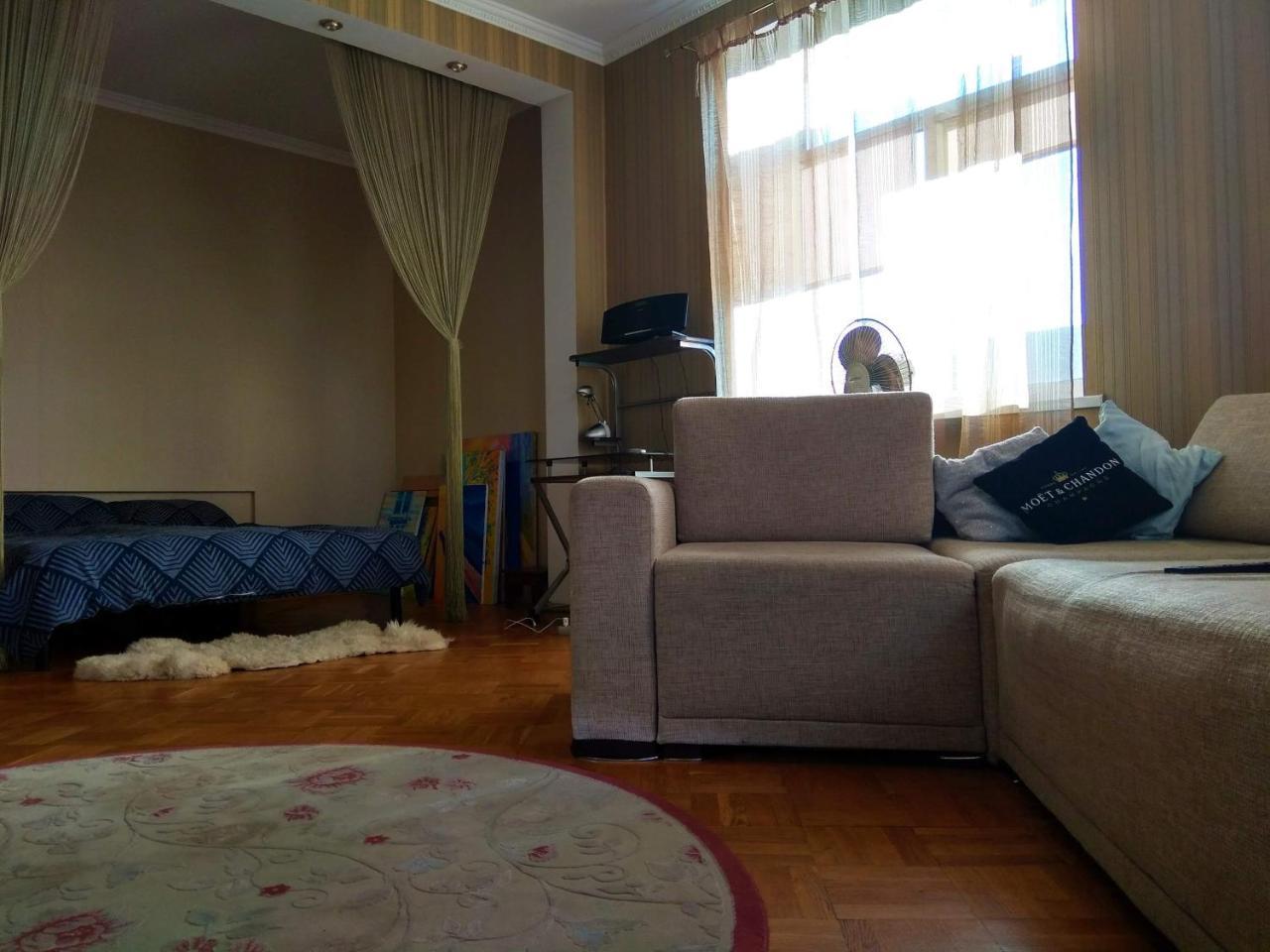 Alabama Mama Lägenhet Kiev Exteriör bild
